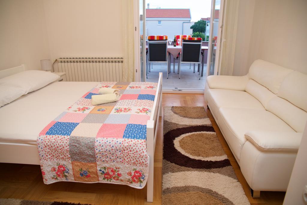 Banic Apartments With Pool Biograd Na Moru Exterior foto