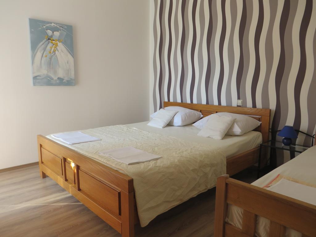 Banic Apartments With Pool Biograd Na Moru Quarto foto