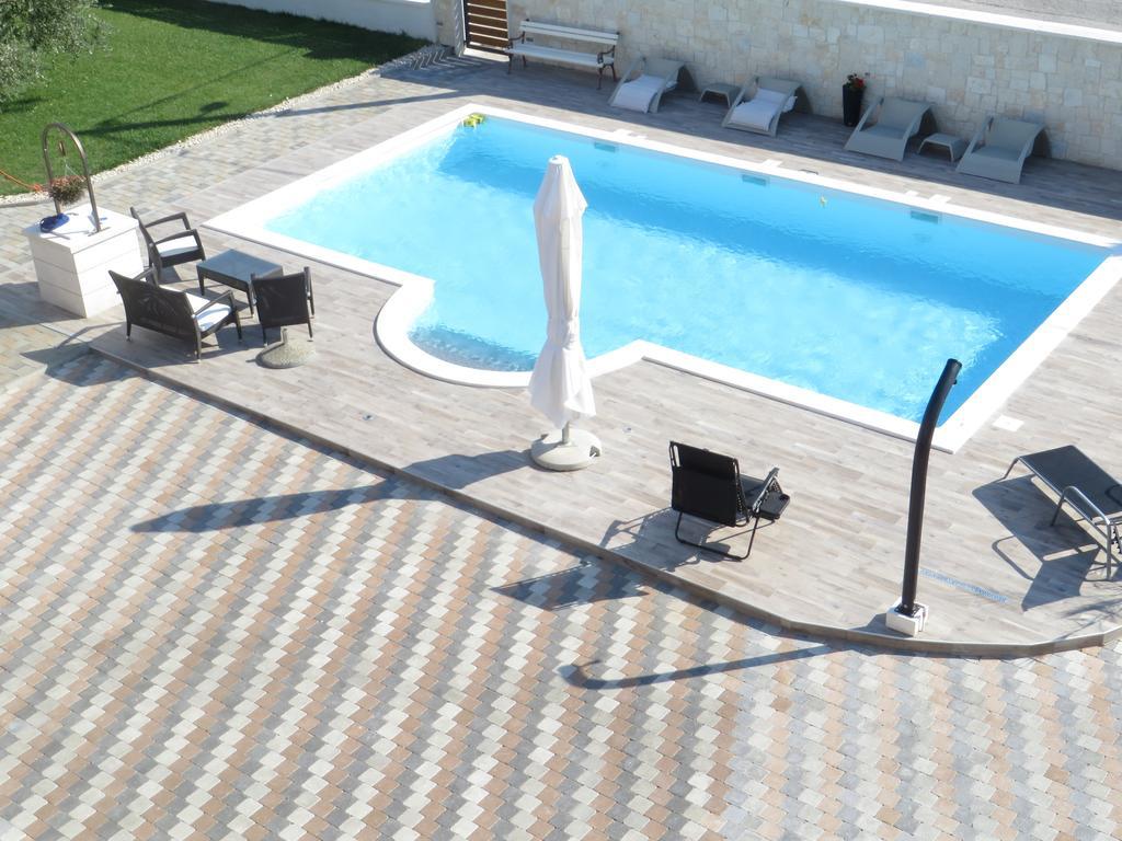 Banic Apartments With Pool Biograd Na Moru Quarto foto