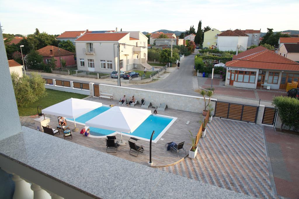 Banic Apartments With Pool Biograd Na Moru Quarto foto