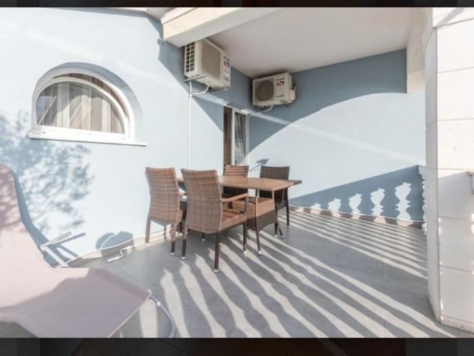 Banic Apartments With Pool Biograd Na Moru Quarto foto