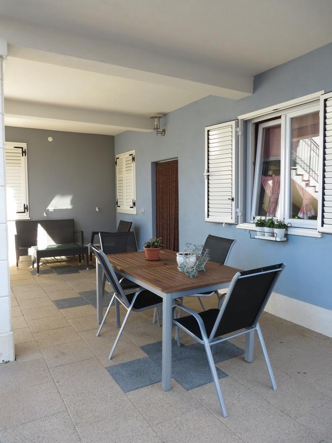 Banic Apartments With Pool Biograd Na Moru Quarto foto